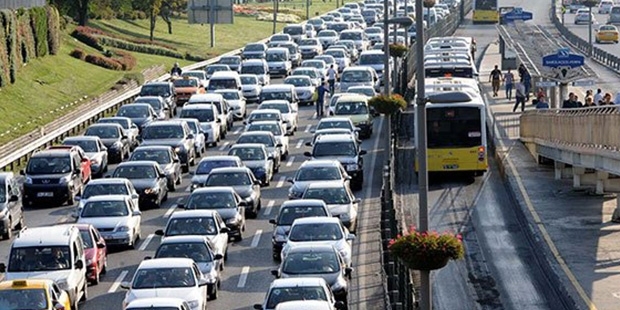 Bayram dönüşü trafik yoğunluğu başladı