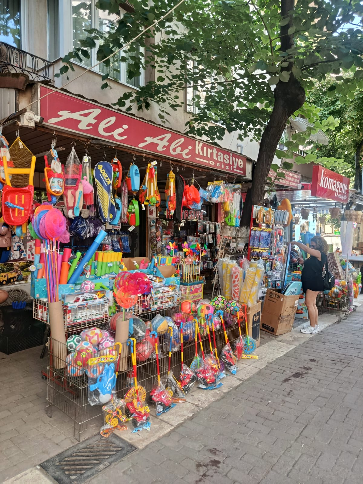 Erdek’in Gülen Yüzü : Kırtasiyeci Ali Abi Kırtasiyeci